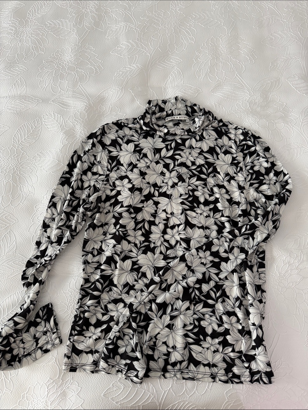 Alice and Olivia Black & White Floral Long-SleeveTop